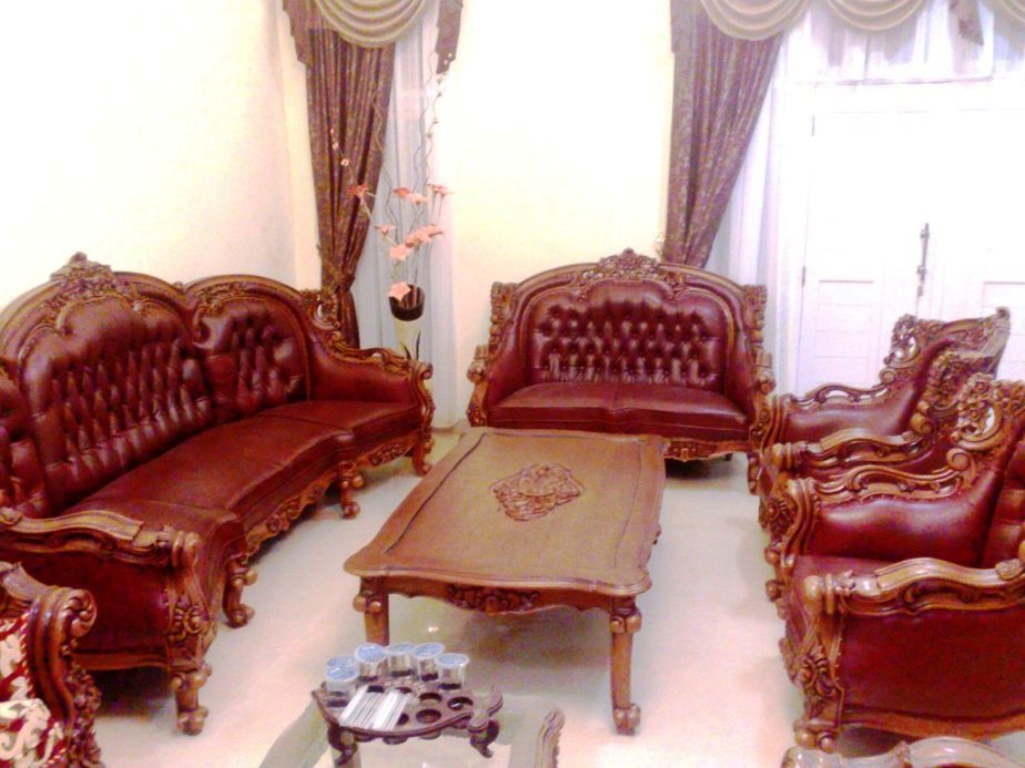 Furnitur dengan Kulit Asli (Genuine Leather Furniture)